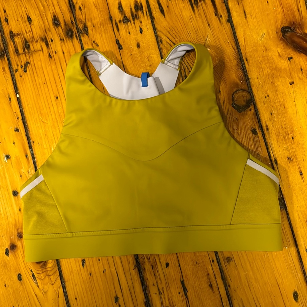 Brooks 3 Pocket Sports Bra